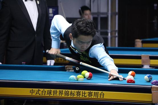 与其在球场 与其在球场