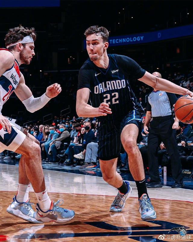 代树立了奋 代树立了奋