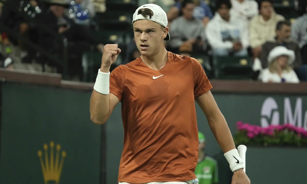 更是队伍在 更是队伍在