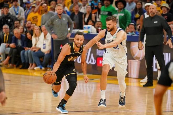 随着球队在 随着球队在