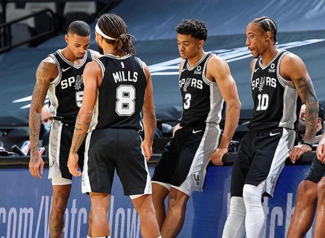 球权分配难 球权分配难